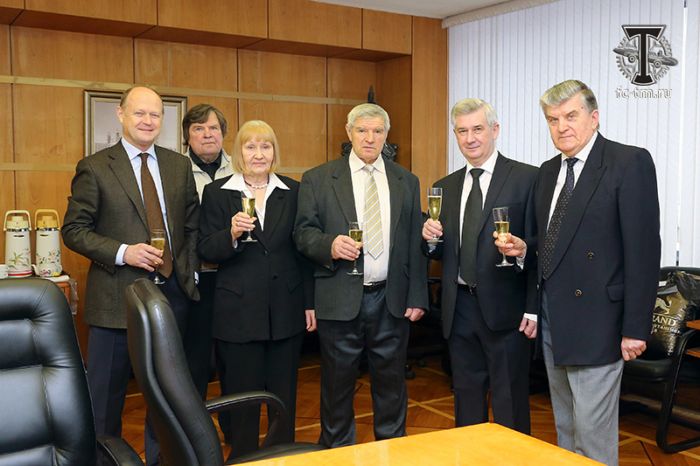 ShustikovGroupPhoto20140211